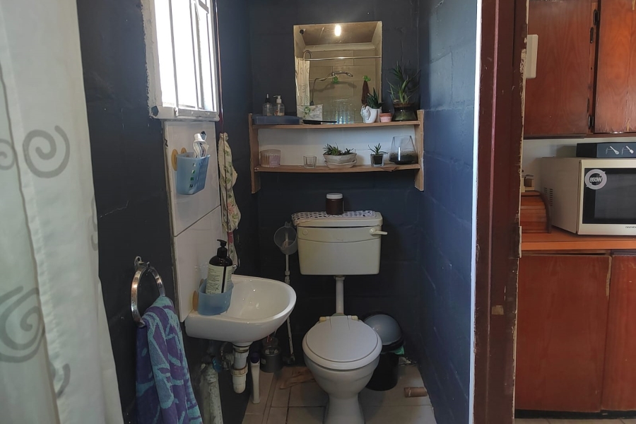 2 Bedroom Property for Sale in Lavender Hill Western Cape